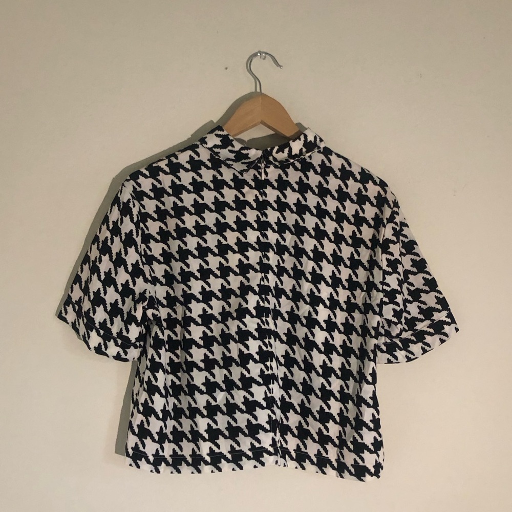 Patterned Crop Top - Picture 2 of 3